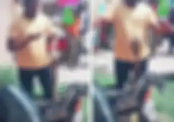 Serem Video Ular Kobra Keluar dari Bawah Jok Motor Ditangkap Tangan Kosong