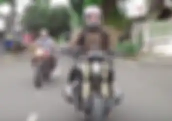 Bikin Cewek Histeris, Video Ariel Noah Libas Jalur Yogya-Salatiga Naik BMW R Nine T, Disergap Hujan Deras