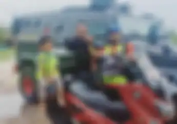 Curhat Panjang Lebar Lilik Gunawan Ajak Anaknya Turing Lintas Negara, Gemetar Bisa Sampai di Mekkah