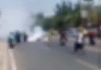 Motor Jatuh dan Meledak Asap Mengepul Karena Panik Ada Razia Polisi 