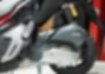 Perbedaan Box Filter Udara Bikin Torsi Skutik Adventure Honda ADV 150 Lebih Galak Dibanding Honda PCX