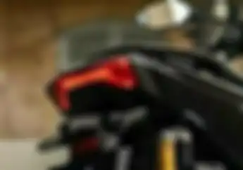 Apa Sih Yang Buat Merah Dipilih Jadi Warna Lampu Rem Motor? Simak Ulasannya