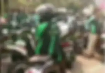 Serpong Mencekam, Puluhan Driver Ojol Berkumpul di Pinggir Jalan Kepung Security