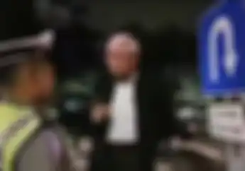 Terungkap Identitas Profesor Yang Skak Mat Polisi Main Tilang Sembarangan