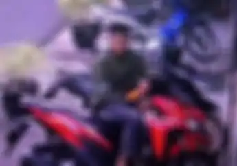 Wajah Terekam Jelas CCTV, Komplotan Maling yang Lagi Beraksi Kegep Pemilik Motor