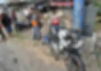 Adu Banteng di Lampu Merah, Yamaha V-Ixion Hancur Berantakan, Honda BeAT Malah Gak Rusak