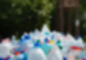 Mantap, di Kota ini Tahun 2020 Bisa Bayar Tilang dan Pajak Motor Pakai Sampah Plastik
