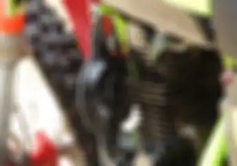 Mau Pasang Kipas Tambahan di Motor Trail yang Gak Pakai Radiator? Siapin Dana Segini Bro