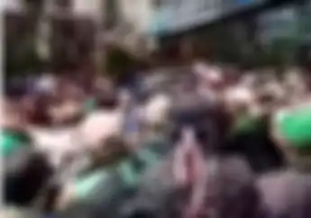 Blok M Mencekam, Video Ratusan Ojol Nyaris Bentrok Dengan Ojol Lain Yang Ogah Ikut Demo