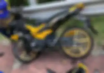 Tiga Terkapar di Aspal Motor Masuk Tol Kesenggol Mobil Yang Terlempar 