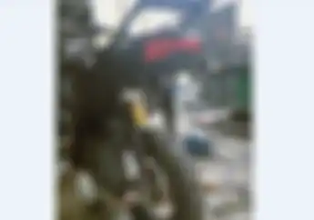 Seksi Pamer Pantat, Honda ADV150 Pelek Jari-jari dan Lepas Sepatbor