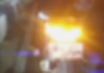 Dicaci dan Dimaki Pemotor Meyalakan Lampu Hazard, Apa Sih Fungsi Sebenarnya?