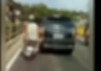 Kecil-kecil Cabe Rawit, Video Skutik Lawas Suzuki Spin Kuat Dorong Mobil 1,6 Ton Sambil Boncengan