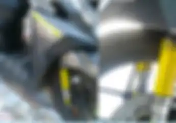 Virus Cover Sokbreker Depan Warna-warni, Honda Vario Jadi Makin Ganteng, Harganya Juga Murah