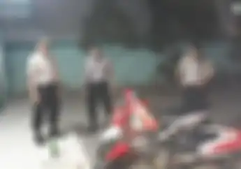 Polisi Kebingungan, Honda BeAT dan Revo Misterius Ditinggal Pemiliknya, Gitar dan Botol Miras Ditemukan