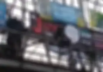 Cicaheum Mencekam, Wanita Mencoba Bunuh Diri di Jembatan Penyeberangan, Pemotor Berhamburan
