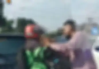 Bikin Haru, Driver Ojol Ikhlas Gak Dibayar Setelah Kawal Ambulans Dari Cilacap ke Purwokerto