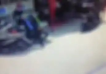 Gak Tahu Malu, Video Oknum Driver Ojol Terciduk Curi Ponsel, Pura-pura Tunggu Penumpang