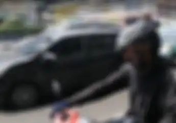 Video Pemotor Koplak Terobos Trotoar Hampir Tabrak Anak Kecil, Diajak ke Kantor Polisi Malah Kabur