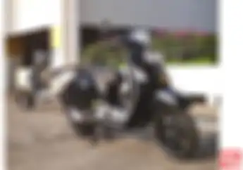Gampang Banget, Begini Cara Menyambungkan Smartphone ke Panel Indikator Vespa GTS Super Tech 300