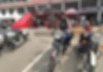 Cewek Cantik Ini Naik Moge Tua Jakarta-Sumbawa