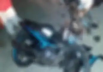 Warga Berhamburan, Yamaha Jupiter MX Ringsek Seruduk Truk di Ngawi, Pemotor Tutup Usia   