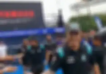 Seru Abis, Video Sambutan Fans ke Pembalap Petronas Yamaha di Thailand, Morbidelli Asyik Foto Bareng Cewek Difabel