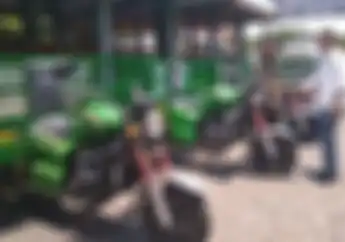 Buruan! Komisi VII DPR RI Membagikan 35 Motor Bak Sampah, Siapa Mau?