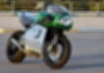 Kekurangan Bukan Halangan, Modifikator Ini Sukses Bikin Triumph Speed Triple Jadi Makin Kece
