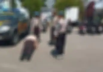 Mobil Patroli Lawan Arus Diviralkan Pemotor, Oknum Polisi Ditindak Kapolres Suruh Push Up