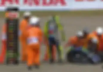 Ada Apa Nih, Balapan MotoGP Jepang Tersisa 4 Lap, Valentino Rossi Tersungkur di Tikungan Pertama