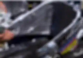 Bersih Pangkal Juara, Lebih Sibuk Dari Pembalap, Kru Tim Sibuk Bersih-bersih Komponen Motor MotoGP