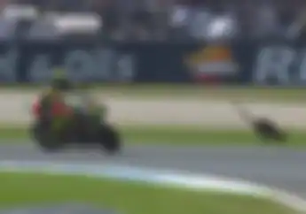 Ngeri, Video Detik-detik Andrea Iannone Nyaris Tabrak Binatang Lewat di FP2 MotoGP Australia