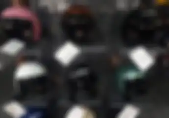 Pas Dipakai Harian atau Turing, Helm Cargloss Dijual Rp 200 Ribuan di IIMS Motobike Expo 2019