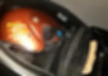 Kreatif dan Rapi, Bagasi Yamaha NMAX Dipasang Sekat Knock Down, Tetap Muat Helm dan Jas Hujan