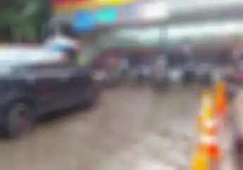 Modalnya Cuma Priwitan, Tukang Parkir Minimarket Sehari Bisa Raup Rp 700 Ribu, Ini Fakta Sebenarnya