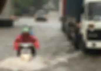 Banjir di Jakarta Jadi Berkah Buat Driver Ojol, Penumpang Harus Bayar Ongkos Tiga Kali Lipat, Ini Faktanya