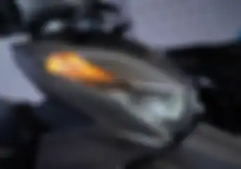 Kenapa Lampu Sein Motor Warnanya Kuning, Warna Lain Kenapa Dilarang?