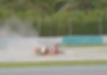 Ajaib, Detik-detik Marc Marquez Terseret Motor saat Tes Pramusim di Sepang, Langsung Berdiri Tanpa Cedera