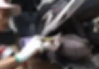 Awas Banjir Hari Ini, Cek Filter Udara Motor Setelah Nekat Terobos Banjir!