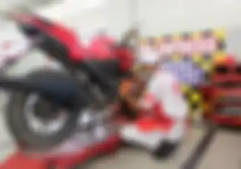 Kepala Bengkel Resmi Ungkap Apakah Motor Sudah Cukup Pakai Oli Mineral Tanpa Perlu Pelumas Sintetik