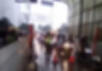 Breaking News! Hujan 8 Jam Jakarta dan Sekitarnya Dikepung Banjir, Ratusan Pemotor Terobos Tol Rawa Buaya