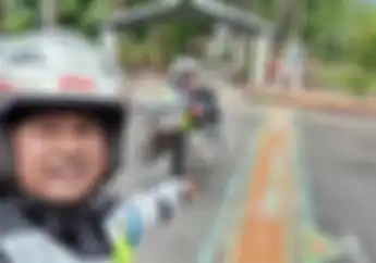 Mantap, Riding Yamaha Y15ZR, Pasangan Suami Istri Asal Malaysia Turing Kunjungi Bikers Indonesia