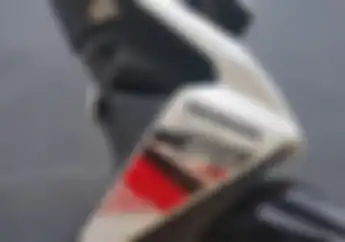 Saat Poles Bodi Motor, Aman Atau Tidak Pakai Cairan Anti Jamur Biar Bercak Hilang?