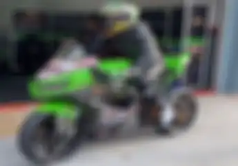 Wuih! Pembalap Indonesia AM Fadly Ngegas di Tes Pramusim ARRC 2020, Wearpacknya Bikin Salah Fokus