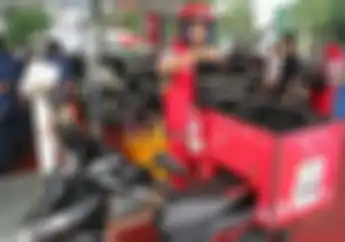Cegah Penyebaran Corona, Beli Bensin Pertamina Bisa Lewat Whatsapp, Petugas Pengantarnya Dijamin Steril