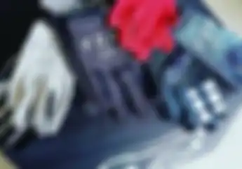 Masa PSBB Di Jakarta Diperpanjang, Ini Daftar Harga Sarung Tangan Motor Keren Yang Bisa Mengoperasikan Handphone Touch Screen