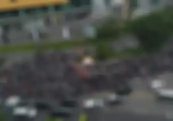 Baru Hari Pertama PSBB, Bundaran Waru Surabaya Macet Parah Pemotor Menyemut Tanpa Ada Physical Distancing