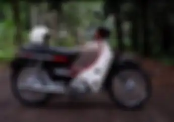 Pilihan Helm yang Cocok Buat Naik Motor Bebek Lawas Honda Astrea Grand
