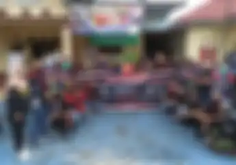 Peduli Lansia Terdampak Wabah Corona, Bold Riders Gorontalo Bagikan Paket Sembako